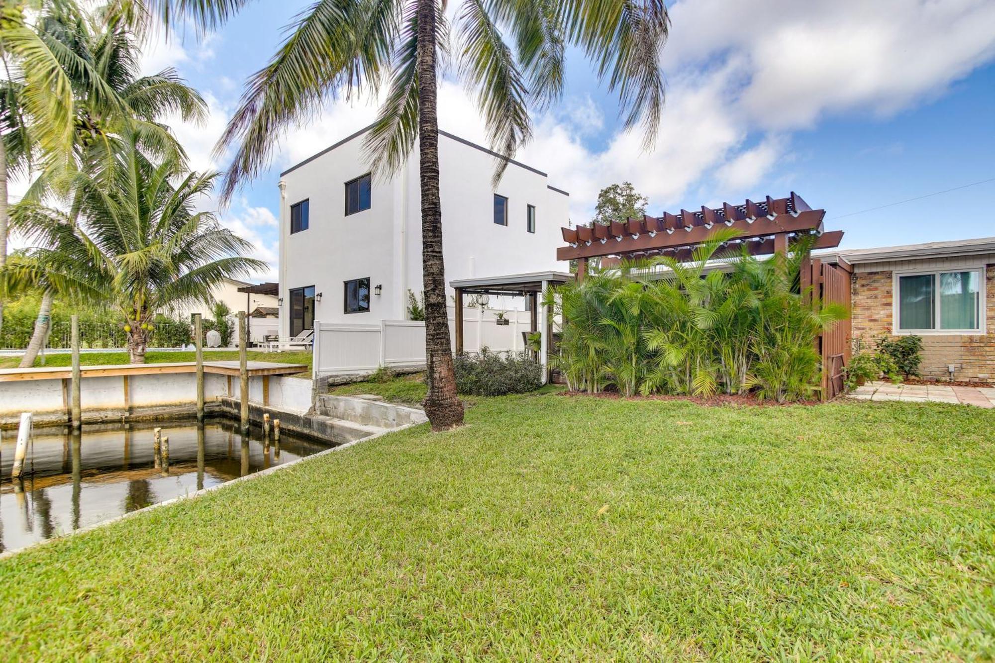 Canal Side Retreat With Dock, By Hollywood Boardwalk Fort Lauderdale Extérieur photo
